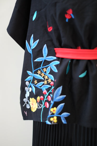 BLACK 花 HANA Embroidery Multiway Top
