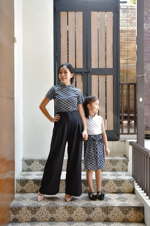 CLOUD Black Batik Sleeve Cheongsam Top