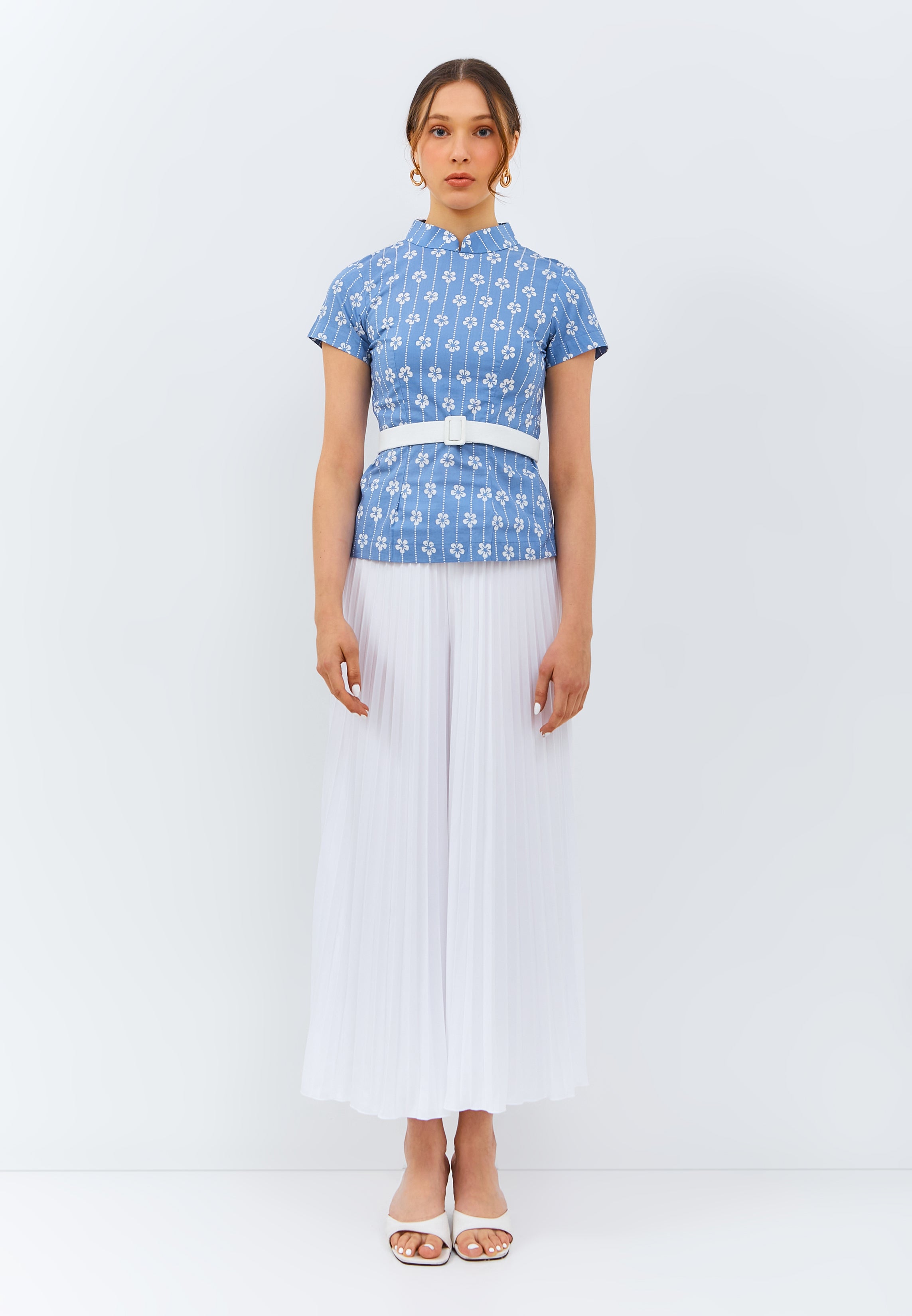 FLOWER Light Blue Batik Sleeve Cheongsam Top