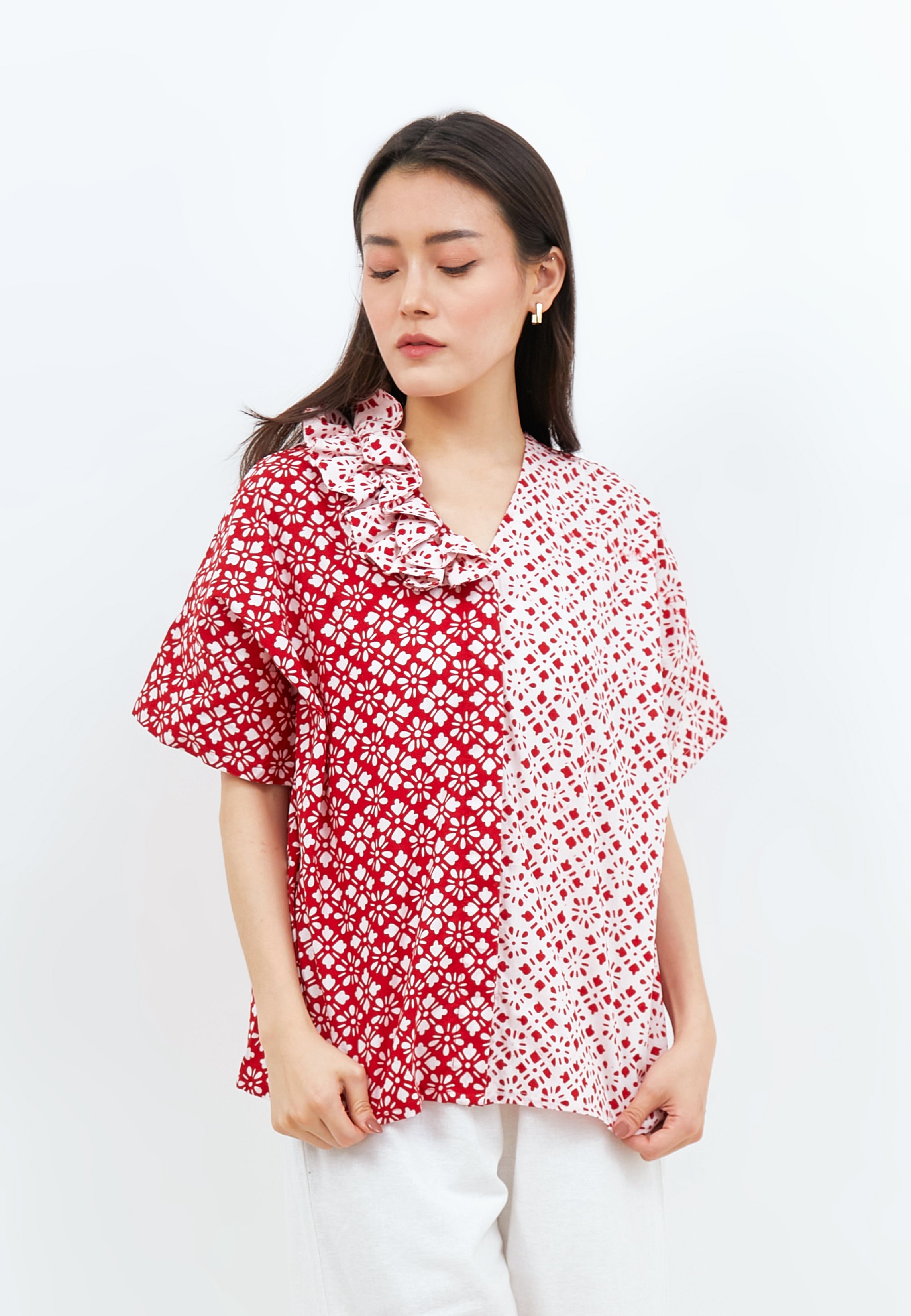 TWINKLING STARS Ruffles Kimono Button Top