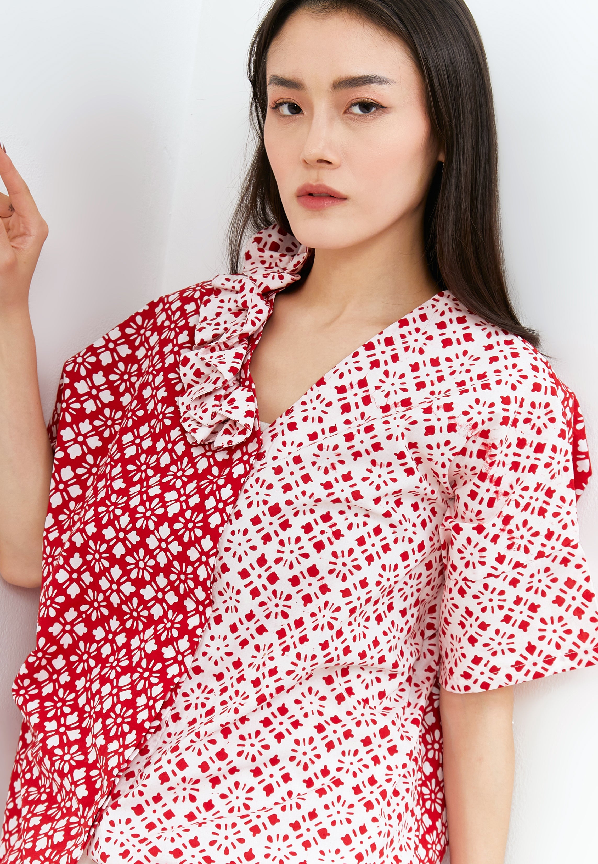 TWINKLING STARS Ruffles Kimono Button Top