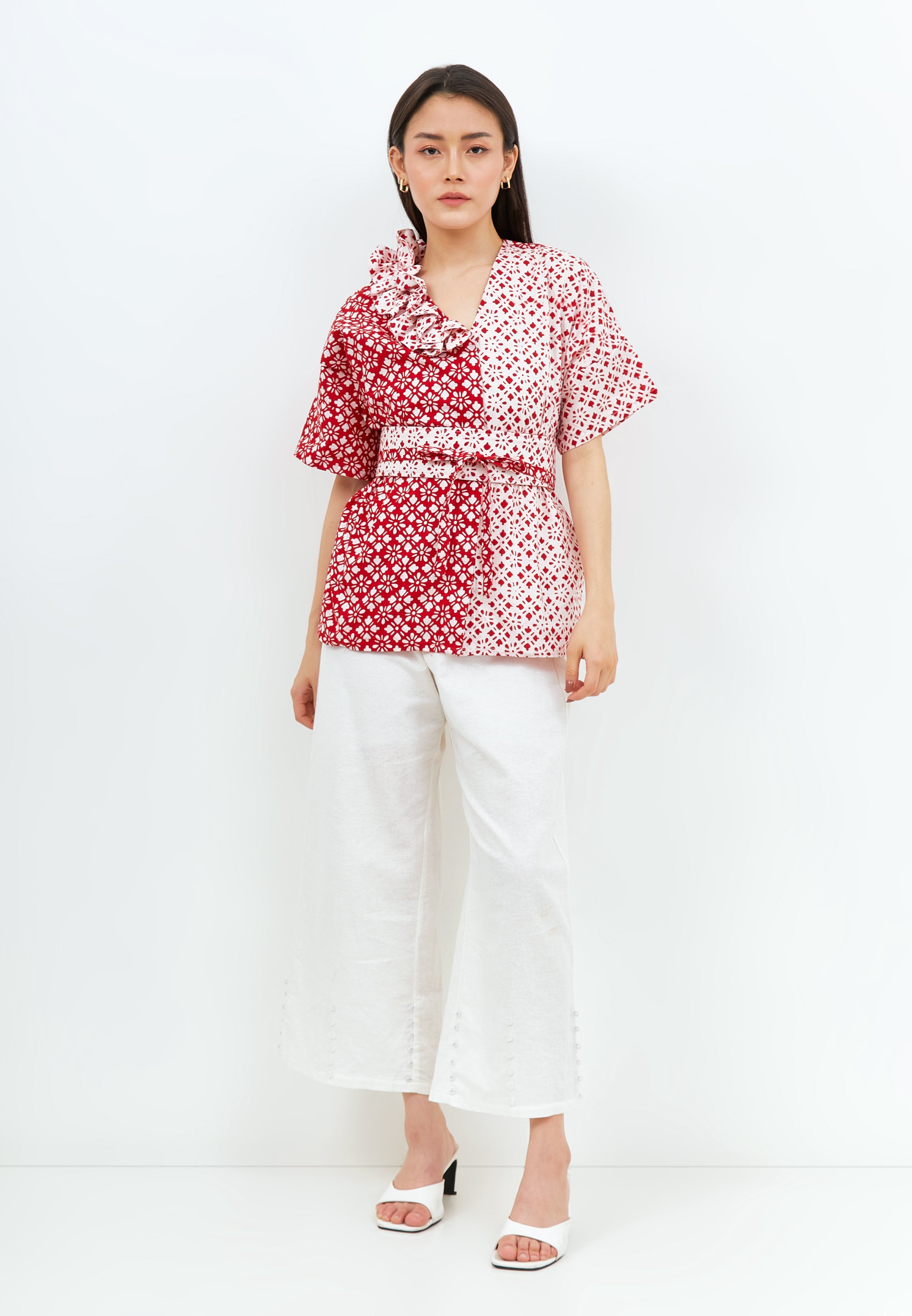 TWINKLING STARS Ruffles Kimono Button Top