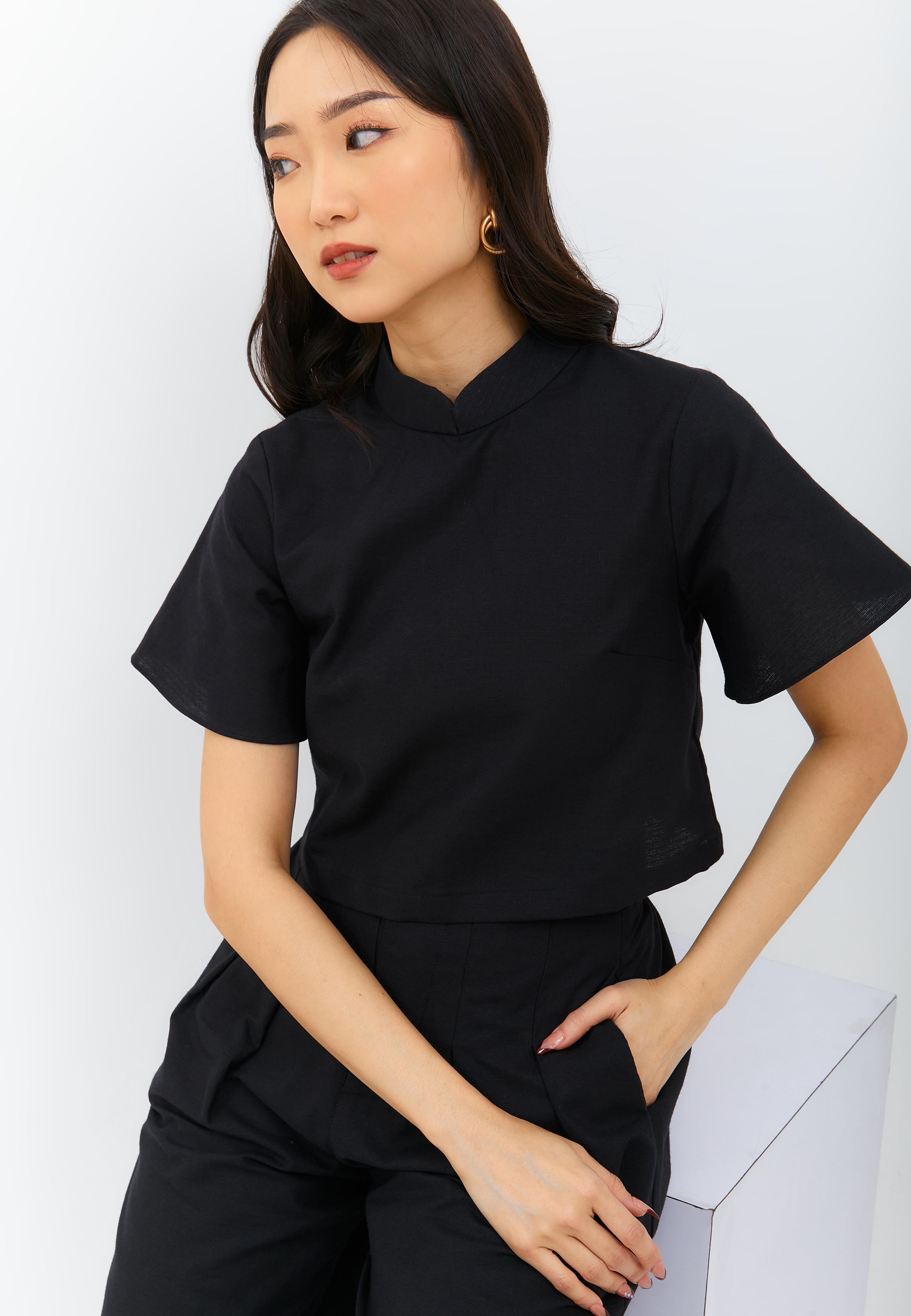 Linen Black Sleeve Crop Top
