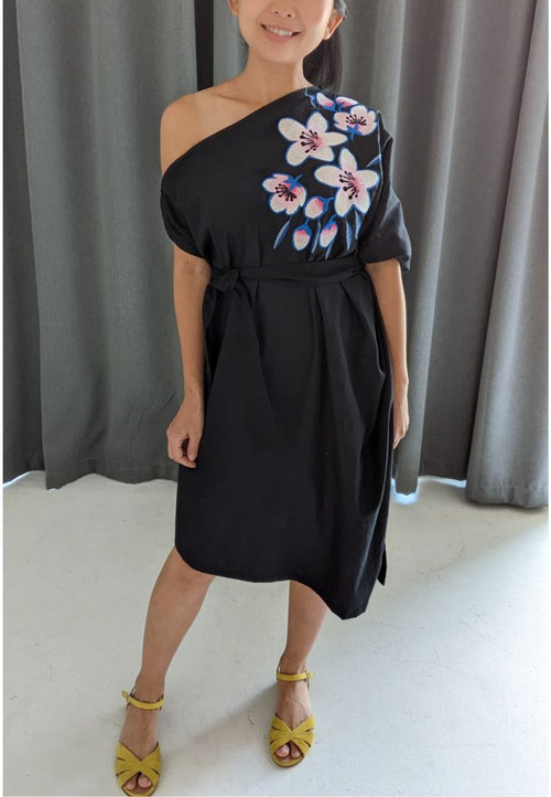 CHERRY BLOSSOM Embroidery Black Toga Dress