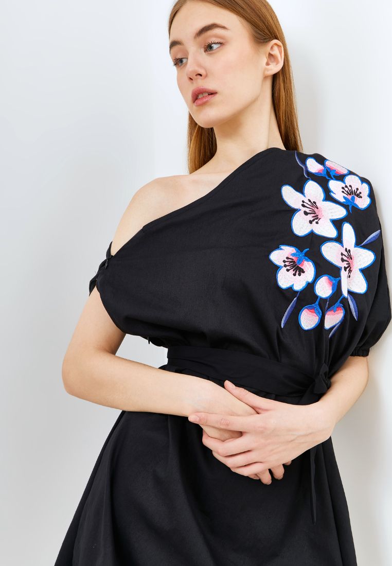 CHERRY BLOSSOM Embroidery Black Toga Dress