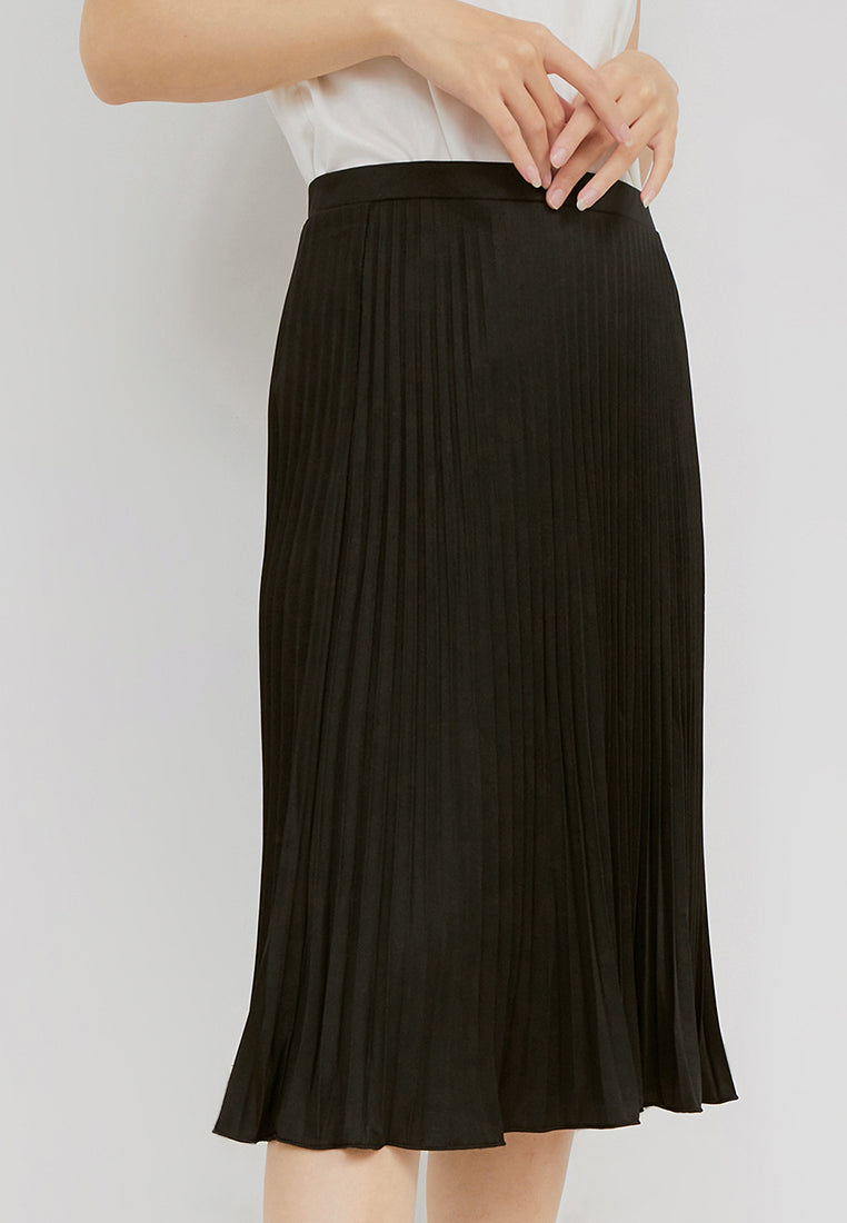 Basic Pleated Skirt Black