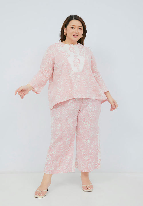 SAKURA さくら Blush Trapeze Shirt