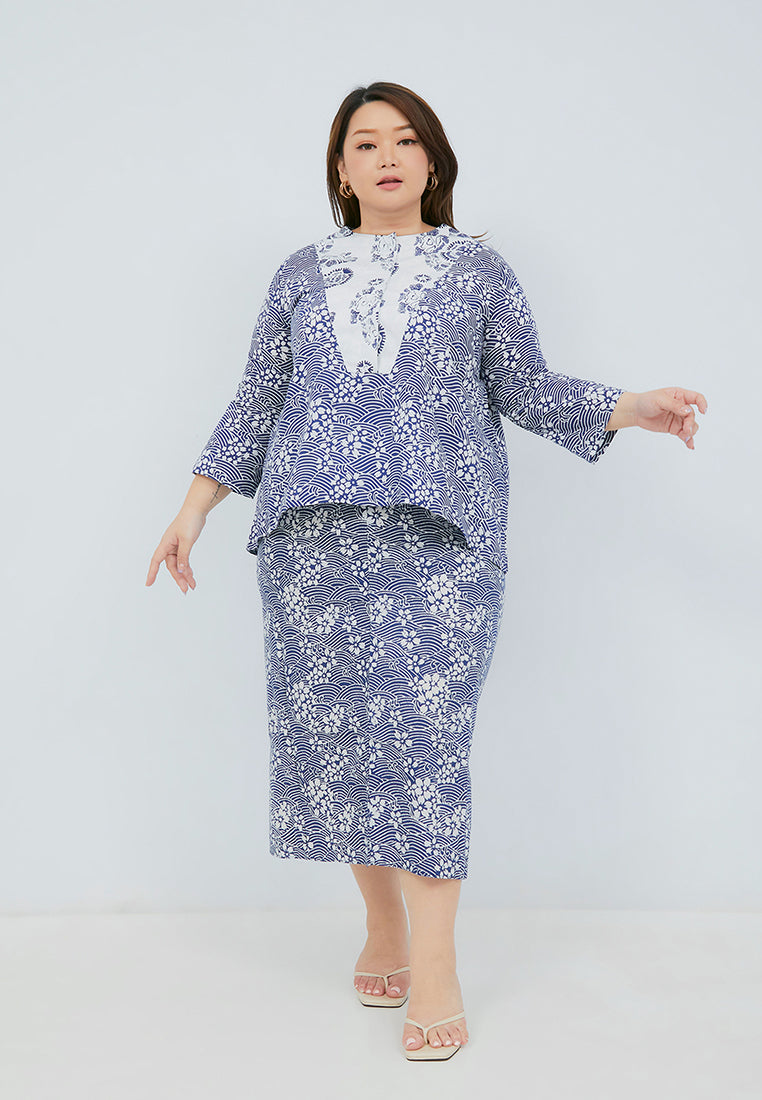 SAKURA さくら Navy Trapeze Shirt