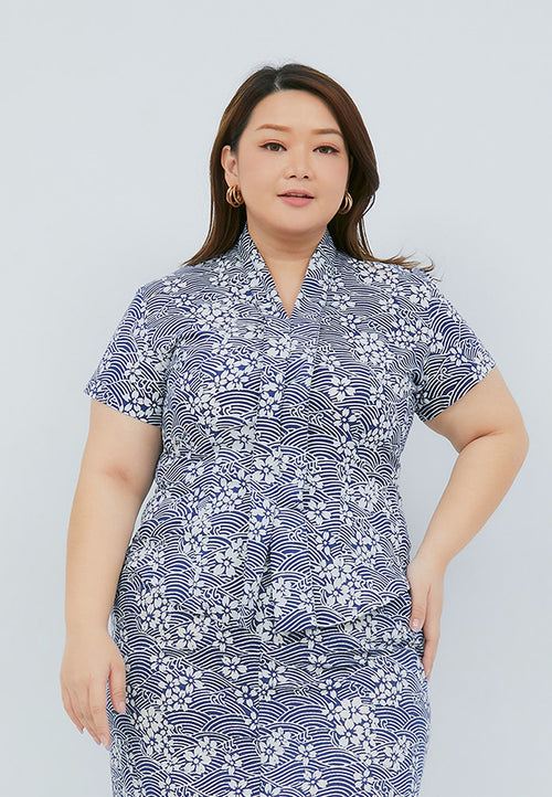 SAKURA さくら Navy Kebaya Top Batik