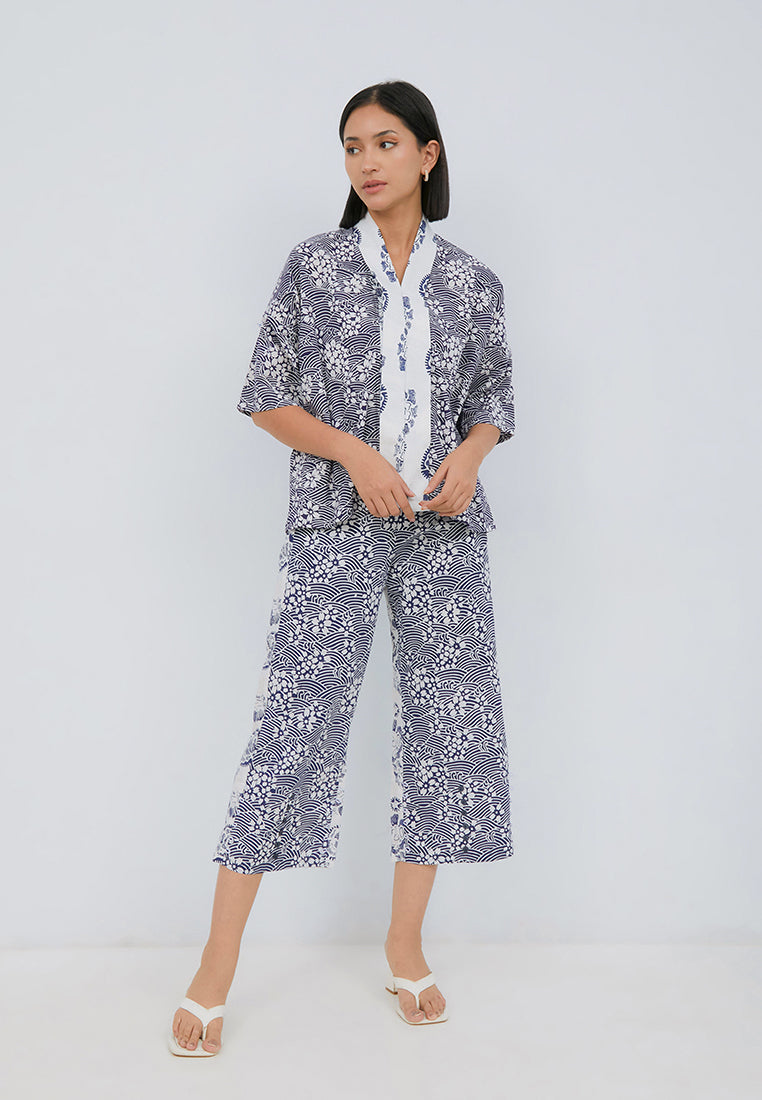 SAKURA さくら Navy 3/4 Sleeve Nyonya Top