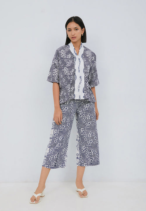 SAKURA さくら Navy 3/4 Sleeve Nyonya Top