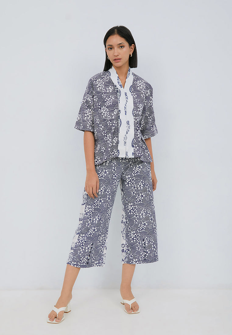 SAKURA さくら Navy 3/4 Sleeve Nyonya Top