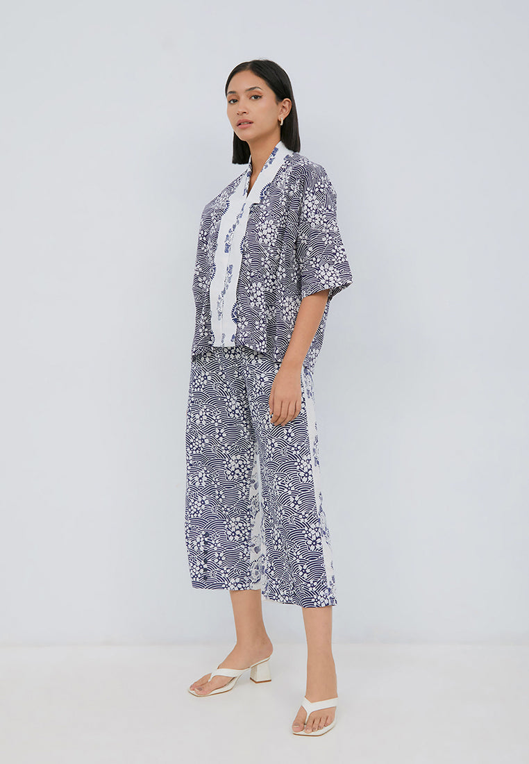 SAKURA さくら Navy 3/4 Sleeve Nyonya Top