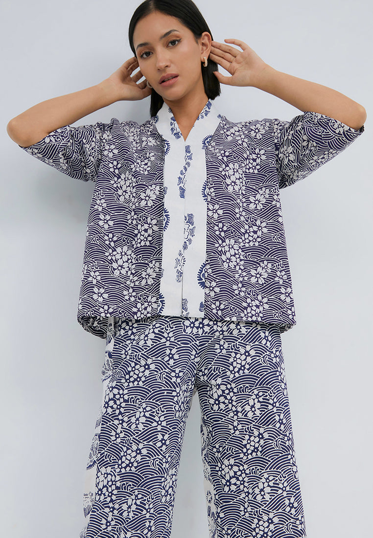 SAKURA さくら Navy 3/4 Sleeve Nyonya Top