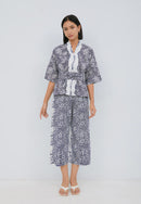SAKURA さくら Navy 3/4 Sleeve Nyonya Top