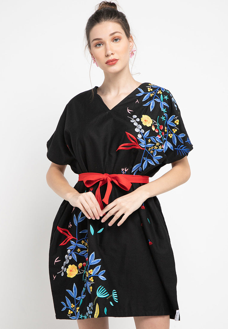 BLACK 花 HANA Embroidery Kimono Dress