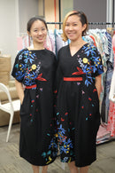 BLACK 花 HANA Embroidery Midi Kimono Dress