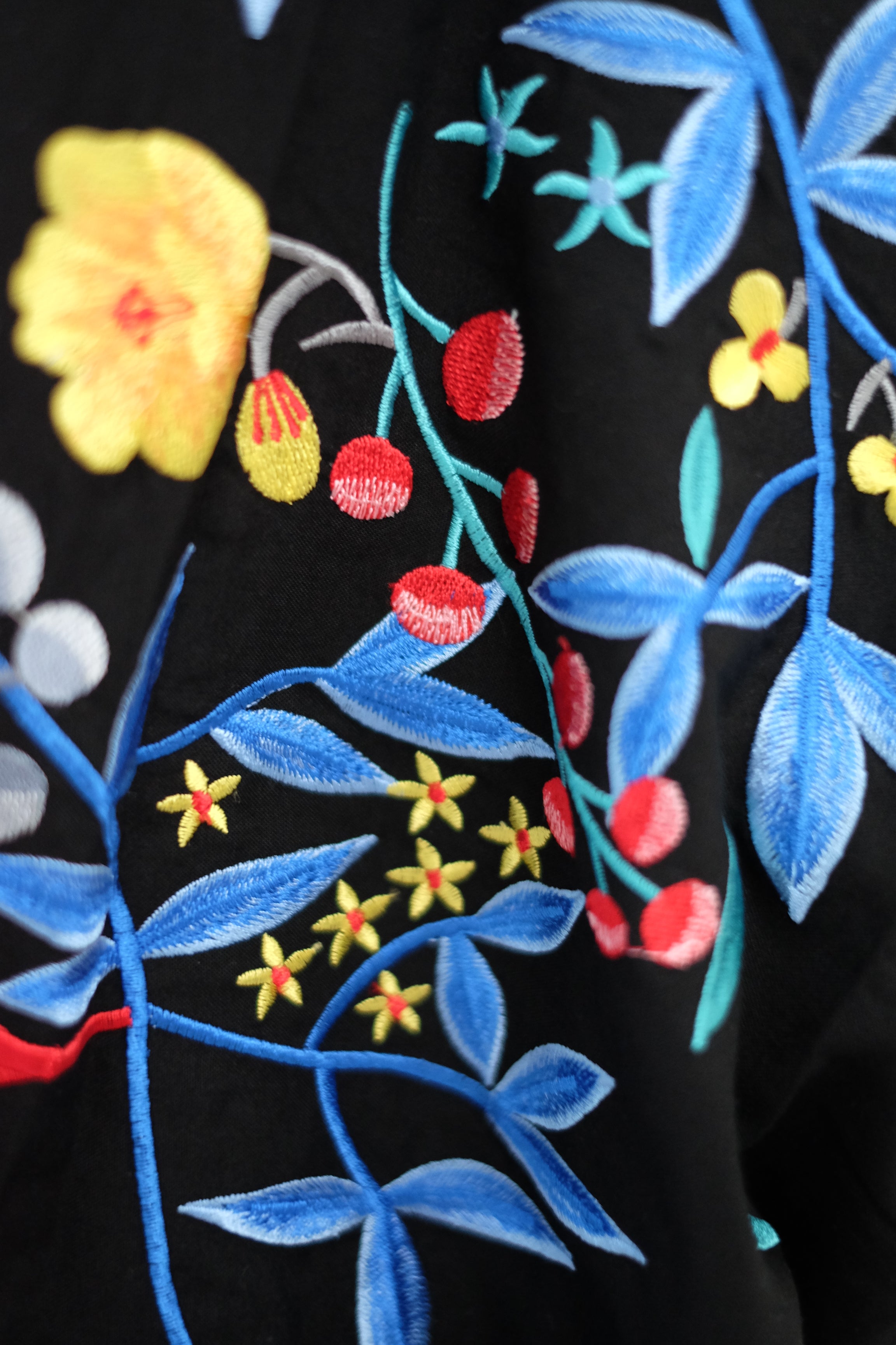 BLACK 花 HANA Embroidery Midi Kimono Dress