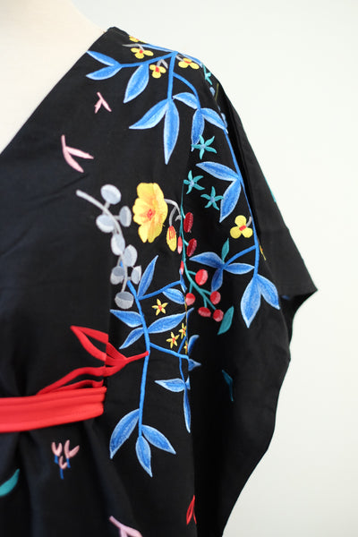 BLACK 花 HANA Embroidery Multiway Top