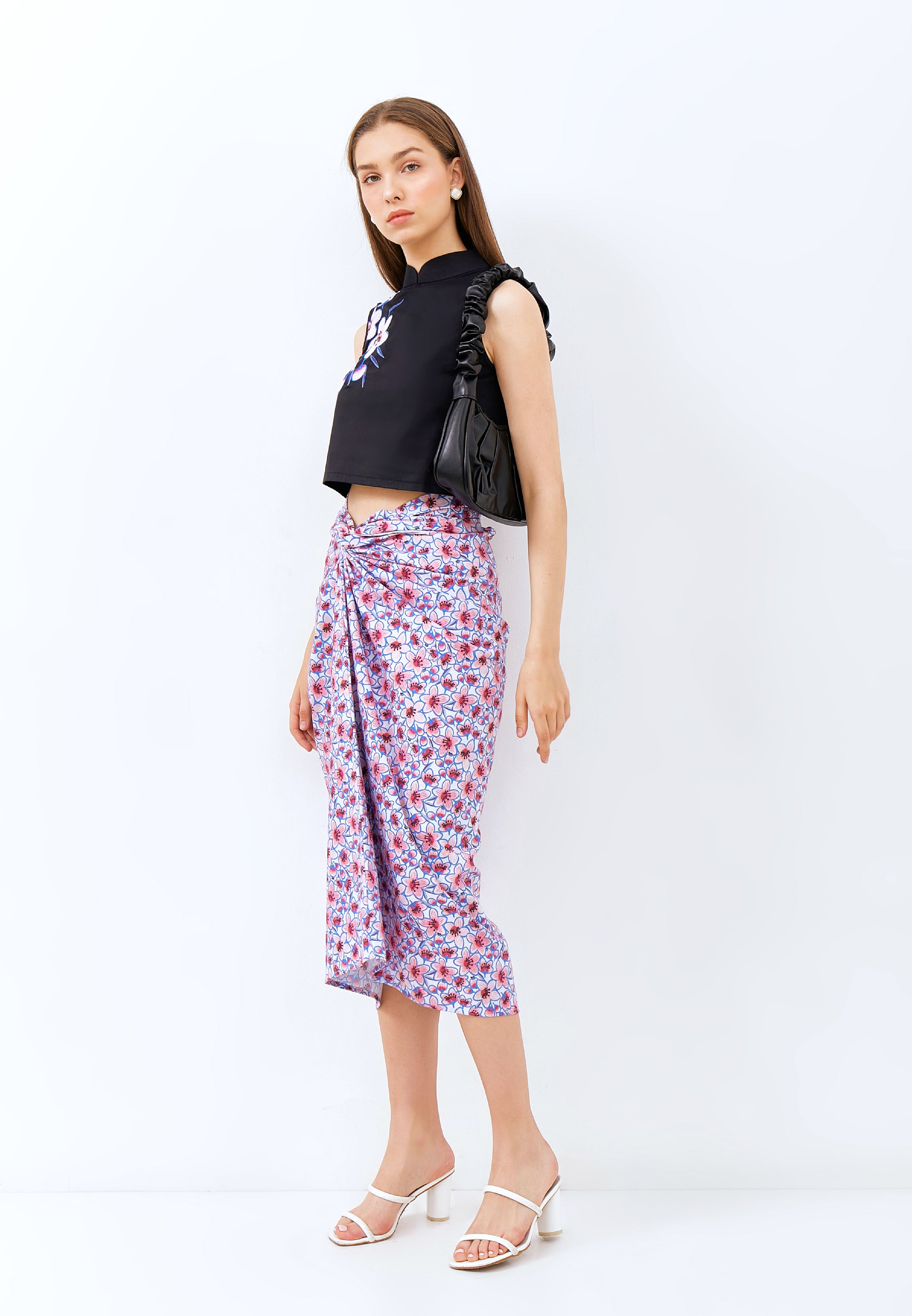 CHERRY BLOSSOM Embroidery Black Crop Top
