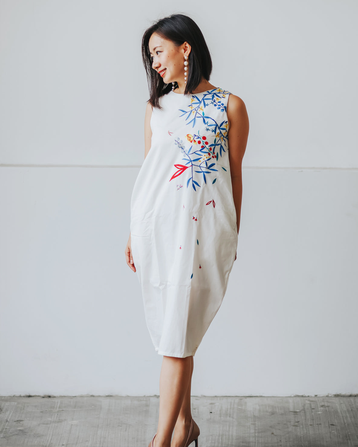 WHITE HANA Tulip Dress